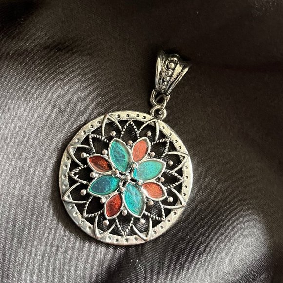 Vintage Sterling Silver Mandala Pendant with layered glass art - Picture 2 of 5